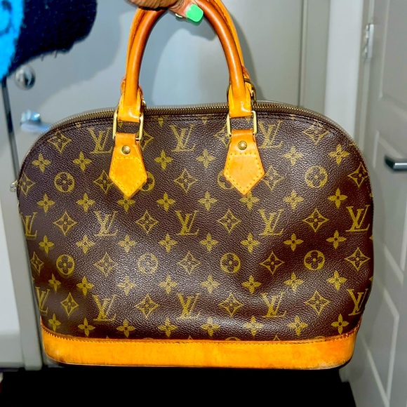 Louis Vuitton Handbags - Louis Vuitton Alma hand bag Vi0946